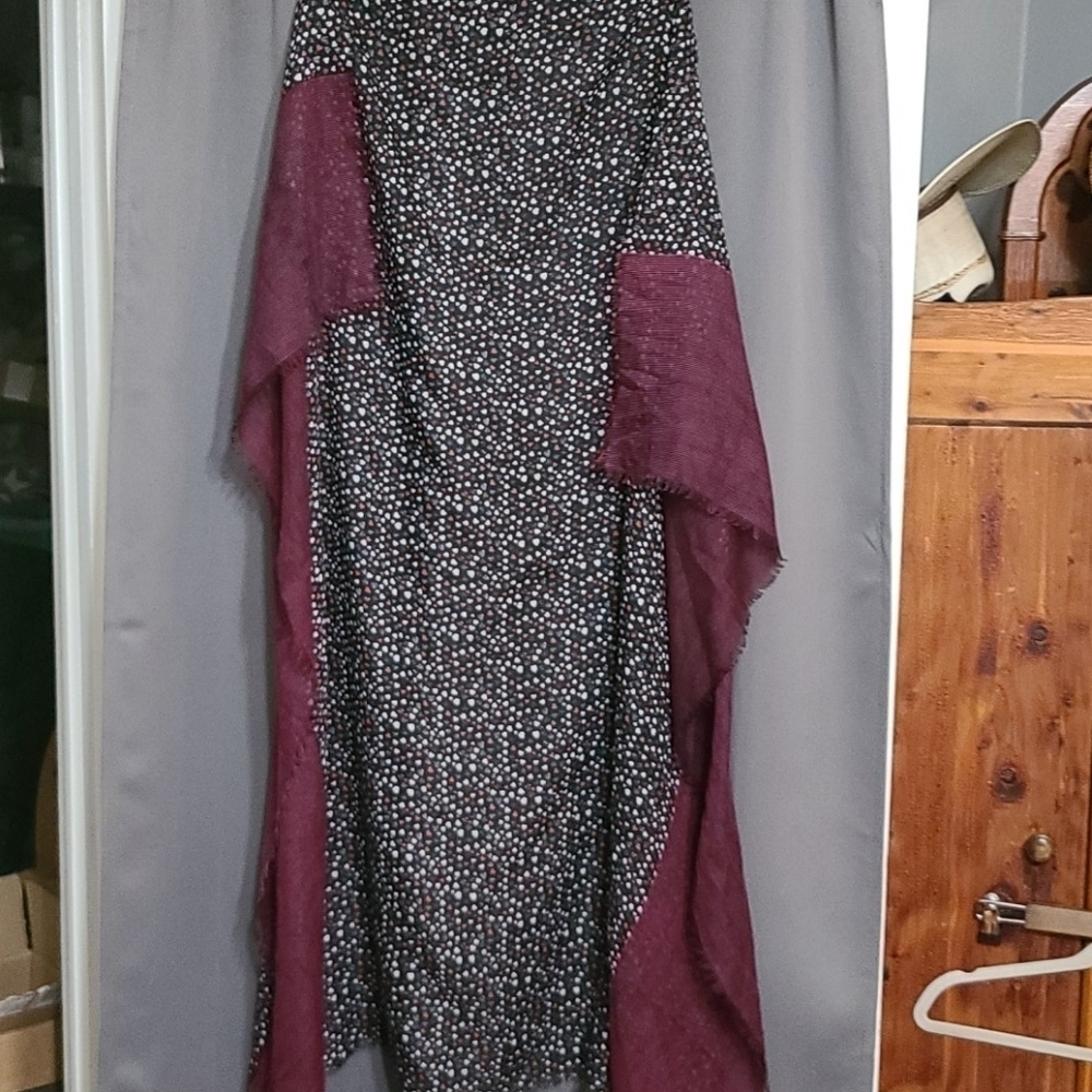 Valentine's Scarf  Wrap Lightweight‎ Hearts Fringe 45x45" EUC